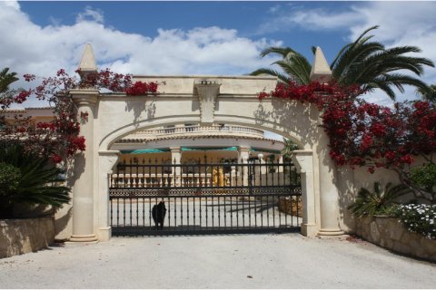 Villa pārdošanā L'Alfàs del Pi, Alicante, Spānijā 5 istabas, 1000 m2 Nr. 165261 - attēls 6