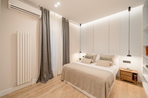 Apartment for sale in Madrid, Spain 3 bedrooms, 112 sq.m. No. 165350 - photo 8