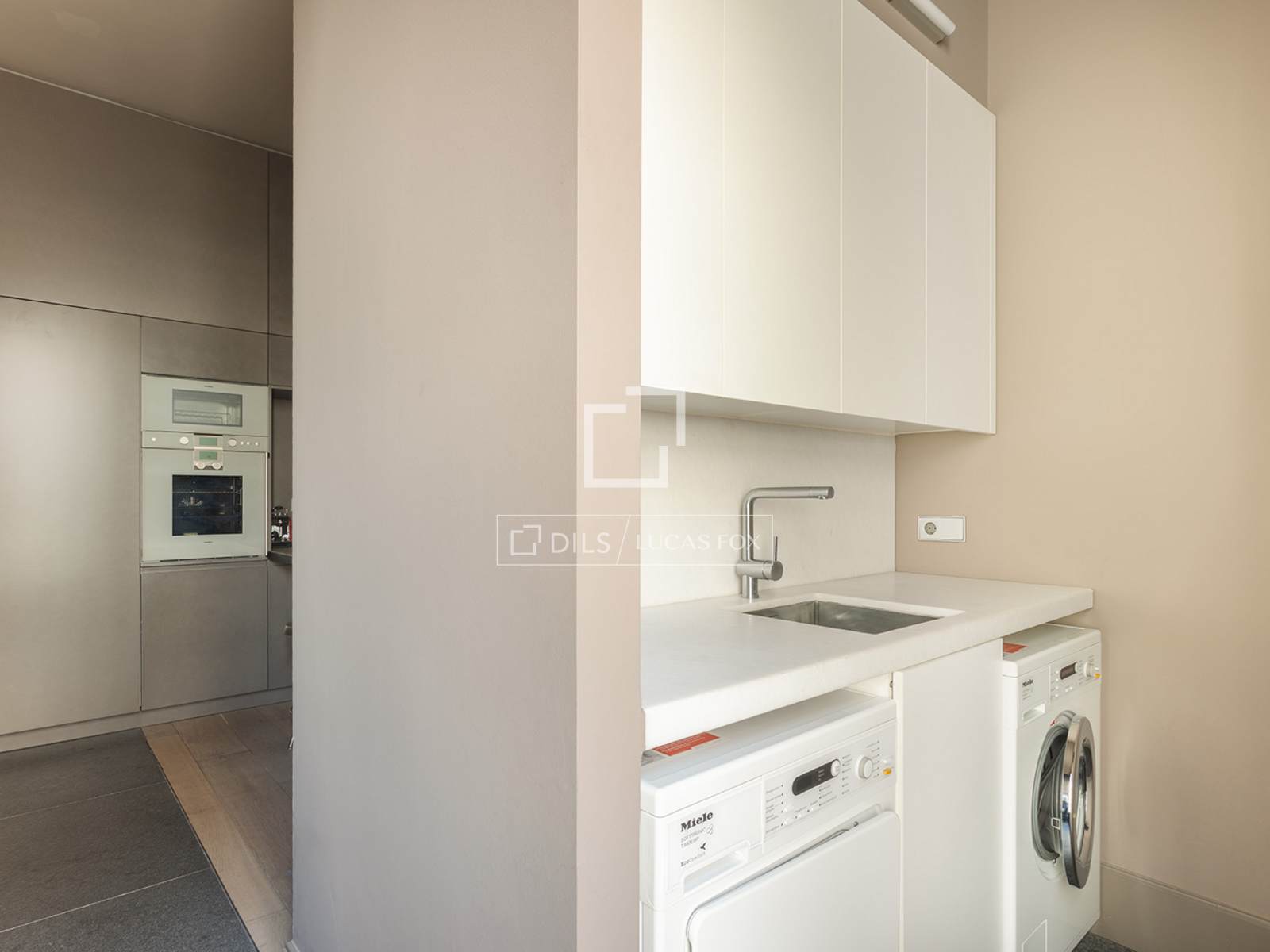 Dzīvoklis Barcelona, Spānijā 4 istabas, 210 m2 Nr. 150869