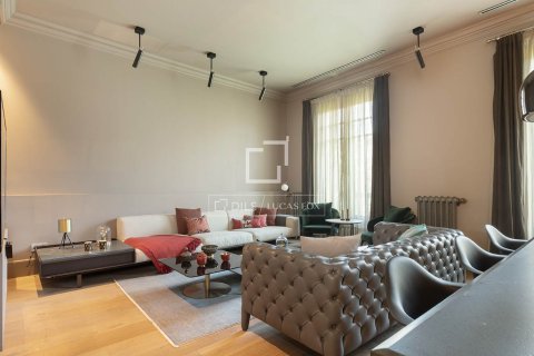 Dzīvoklis pārdošanā Barcelona, Spānijā 4 istabas, 210 m2 Nr. 150869 - attēls 2