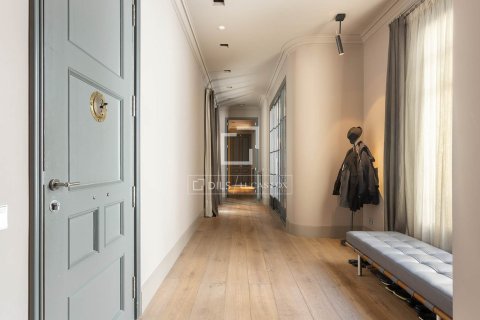 Dzīvoklis pārdošanā Barcelona, Spānijā 4 istabas, 210 m2 Nr. 150869 - attēls 13