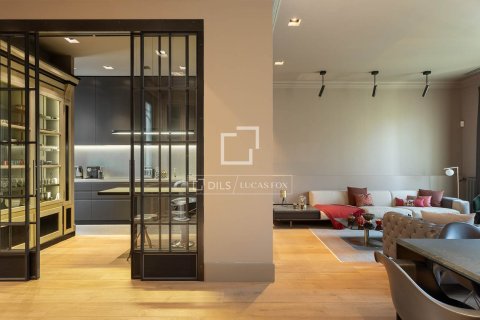 Dzīvoklis pārdošanā Barcelona, Spānijā 4 istabas, 210 m2 Nr. 150869 - attēls 8