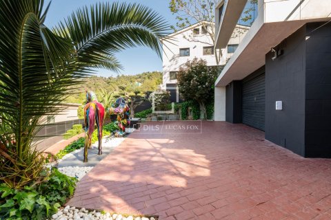 Villa till salu i Barcelona, Spanien 6 sovrum, 522 kvm. Nr. 150873 - foto 5