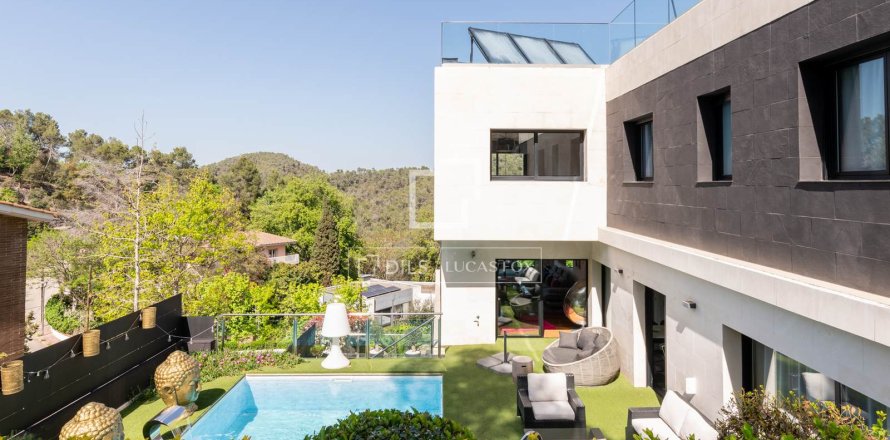 Villa i Barcelona, Spanien 6 sovrum, 522 kvm. Nr. 150873