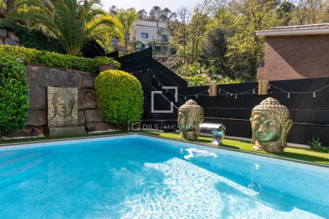 Villa till salu i Barcelona, Spanien 6 sovrum, 522 kvm. Nr. 150873 - foto 30