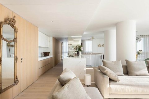 Penthouse w Barcelona, Hiszpania 4 sypialnie, 309 mkw. nr 150868 – zdjęcie 13