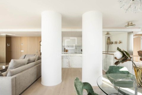 Penthouse w Barcelona, Hiszpania 4 sypialnie, 309 mkw. nr 150868 – zdjęcie 16