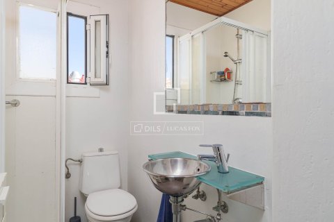 Villa for sale in El Masnou, Barcelona, Spain 6 bedrooms, 289 sq.m. No. 150871 - photo 13