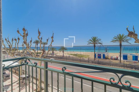 Villa for sale in El Masnou, Barcelona, Spain 6 bedrooms, 289 sq.m. No. 150871 - photo 29