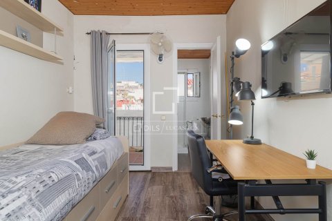 Villa for sale in El Masnou, Barcelona, Spain 6 bedrooms, 289 sq.m. No. 150871 - photo 12