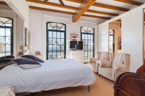 Villa for sale in El Masnou, Barcelona, Spain 6 bedrooms, 289 sq.m. No. 150871 - photo 27