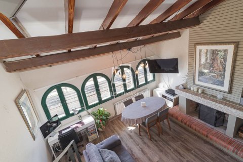 Villa for sale in El Masnou, Barcelona, Spain 6 bedrooms, 289 sq.m. No. 150871 - photo 5