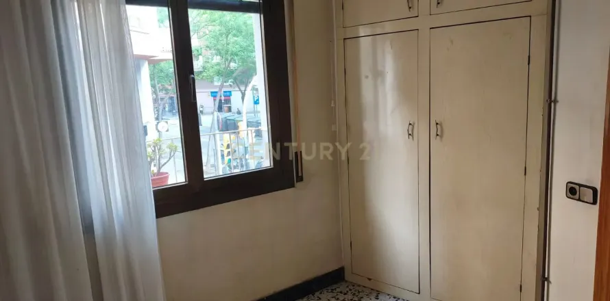 Apartament w L'Hospitalet de Llobregat, Barcelona, Hiszpania 3 sypialnie, 70 mkw. nr 168073