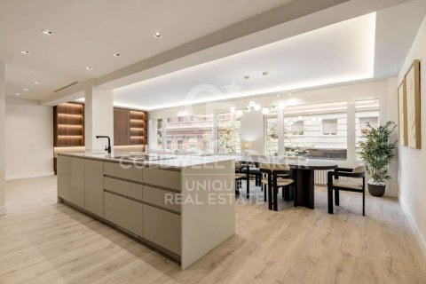 Wohnung in Madrid, Spanien 3 Schlafzimmer, 185 m2 Nr. 178744