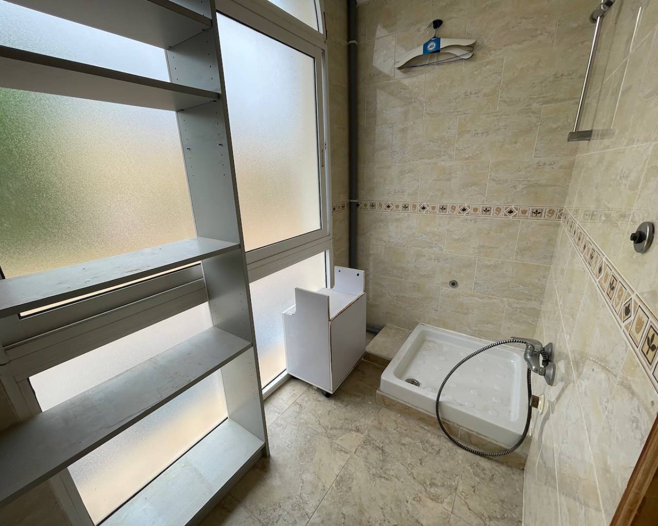 Liikekiinteistö Algorfa, Alicante, Espanja 70 m2 No. 183934