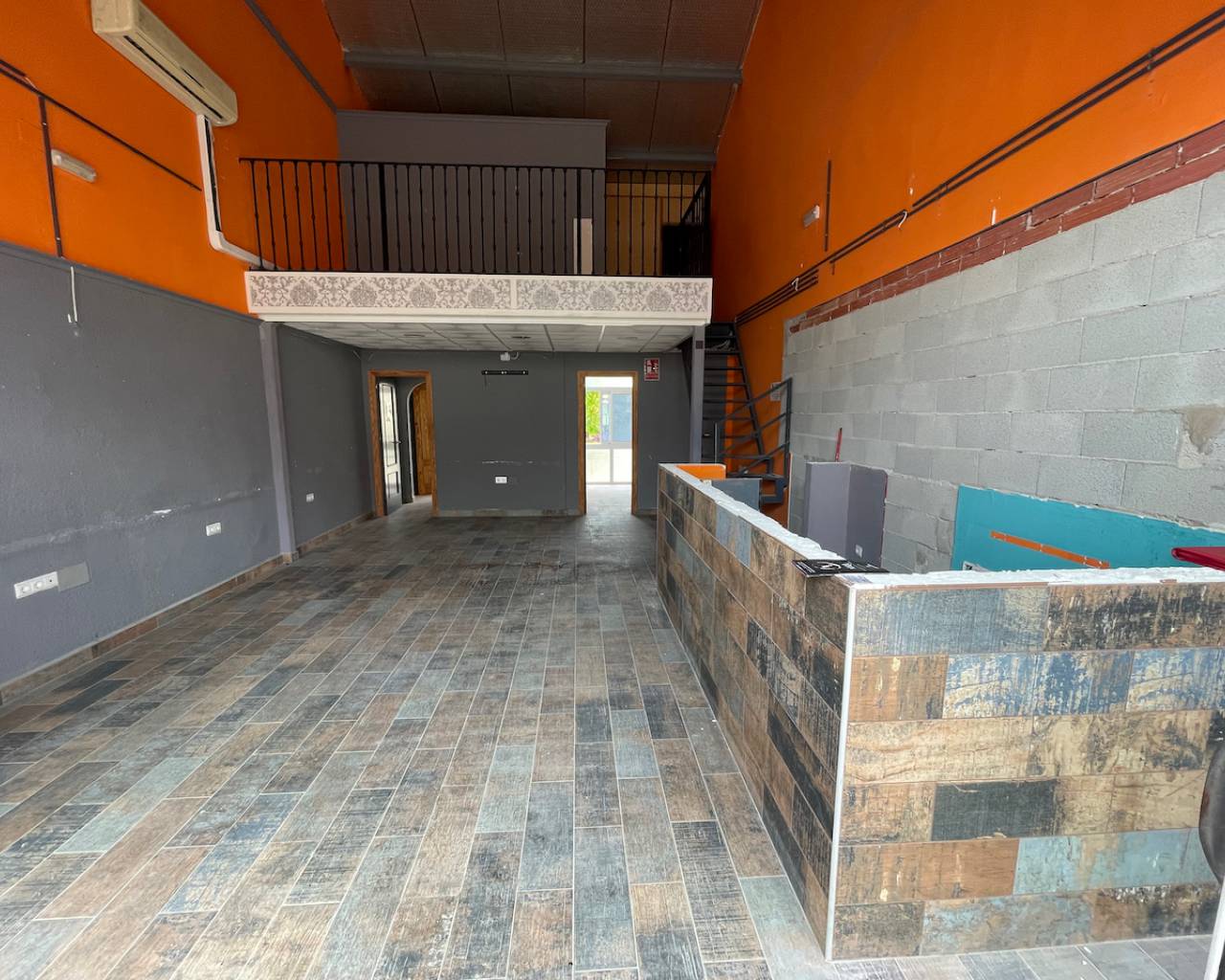 Liikekiinteistö Algorfa, Alicante, Espanja 70 m2 No. 183934