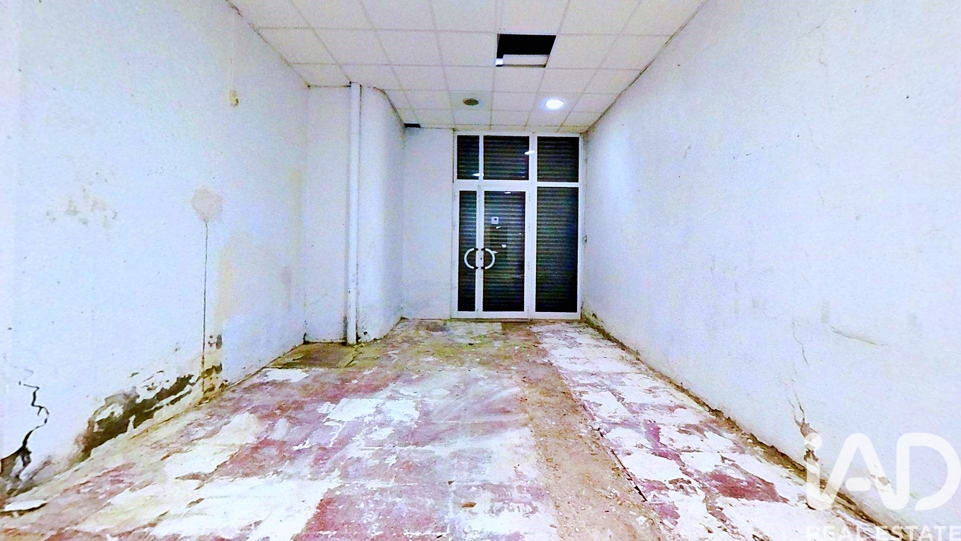 Propiedad comercial en Alicante, España 2 dormitorios, 181 m2 No. 185435
