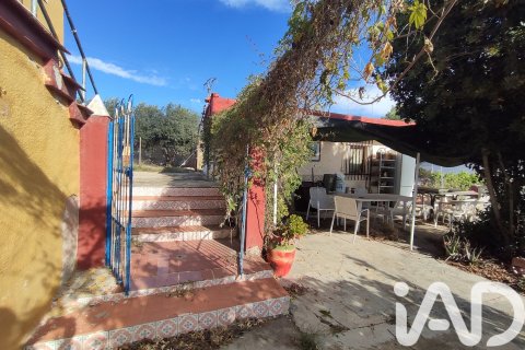 House for sale in Algimia d'Alfara, Valencia, Spain 4 bedrooms, 182 sq.m. No. 185441 - photo 4