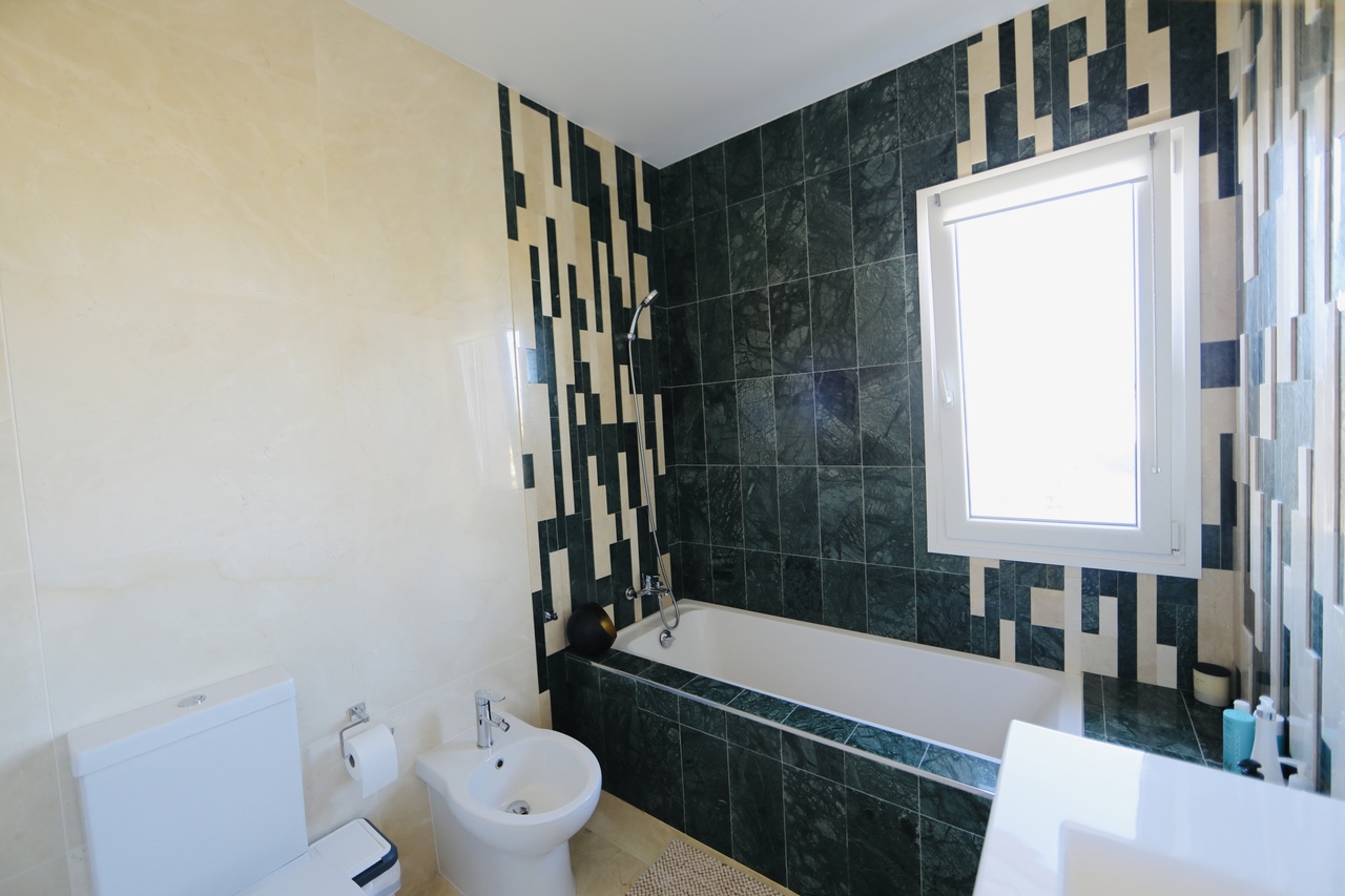 Villa in La Zenia, Alicante, Spain 5 bedrooms, 306 sq.m. No. 146396