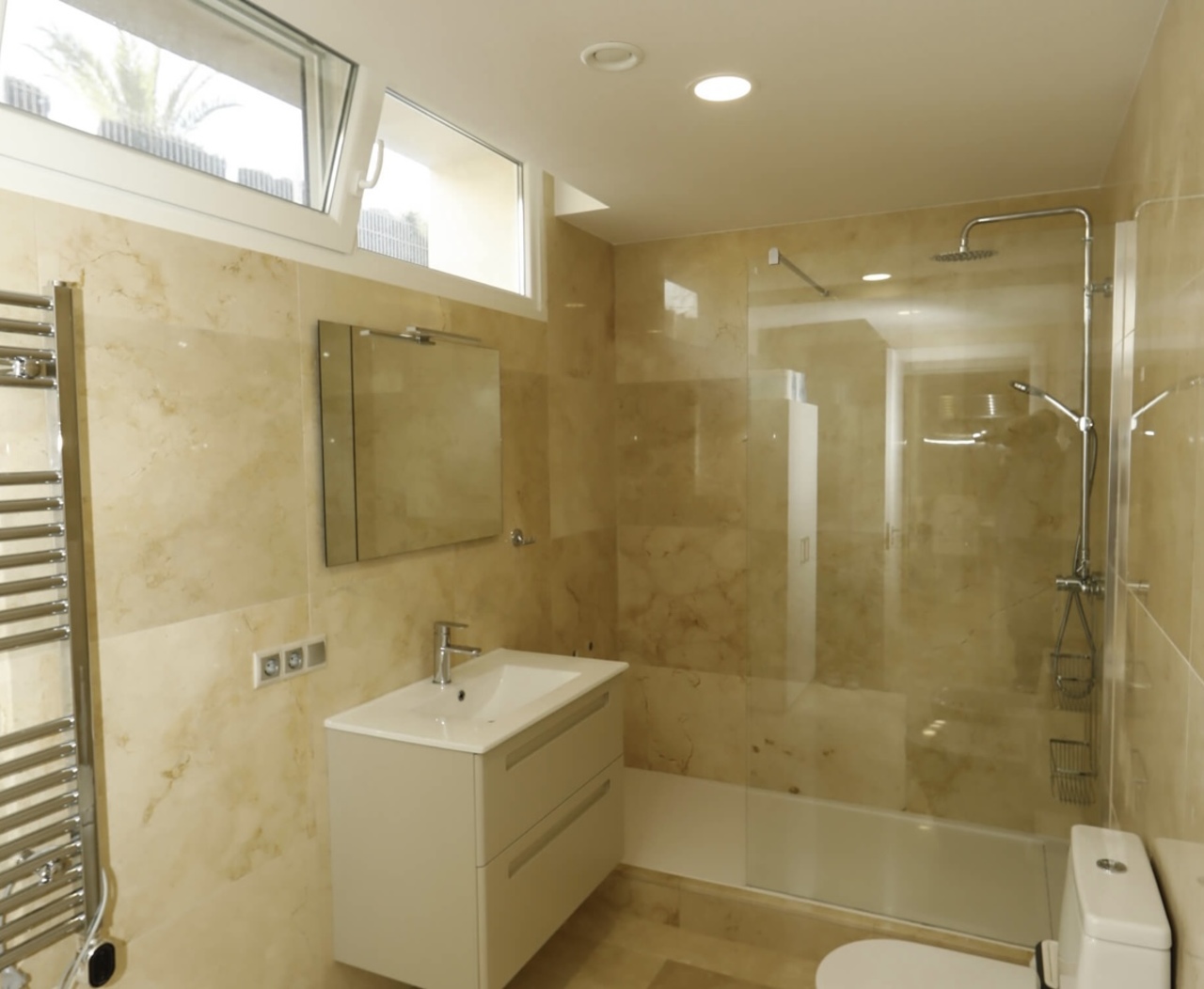 Villa in La Zenia, Alicante, Spain 5 bedrooms, 306 sq.m. No. 146396