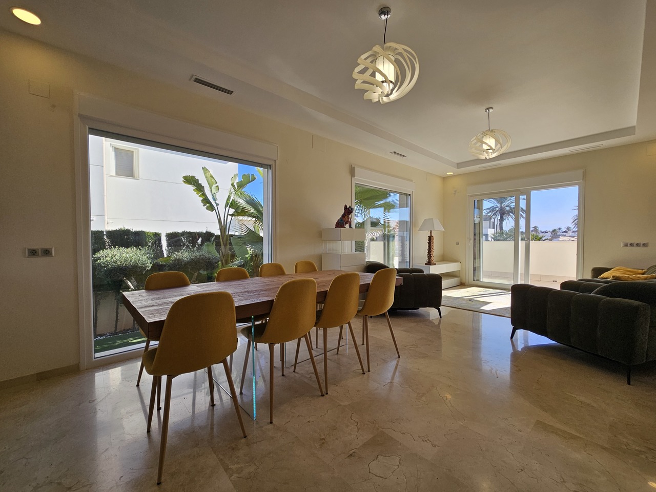 Villa in La Zenia, Alicante, Spain 5 bedrooms, 306 sq.m. No. 146396