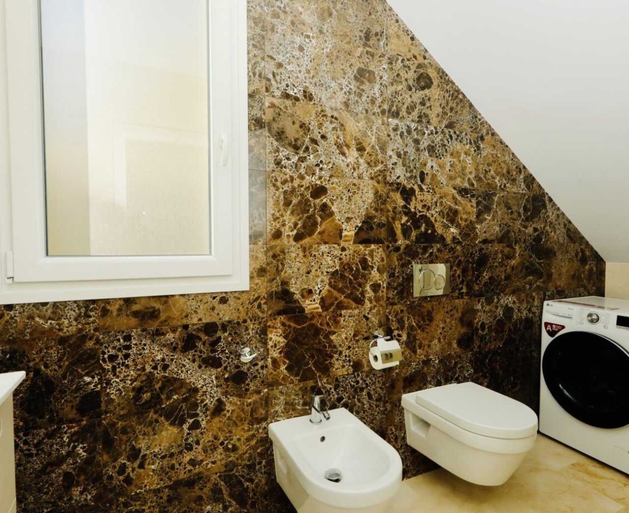 Villa in La Zenia, Alicante, Spain 5 bedrooms, 306 sq.m. No. 146396