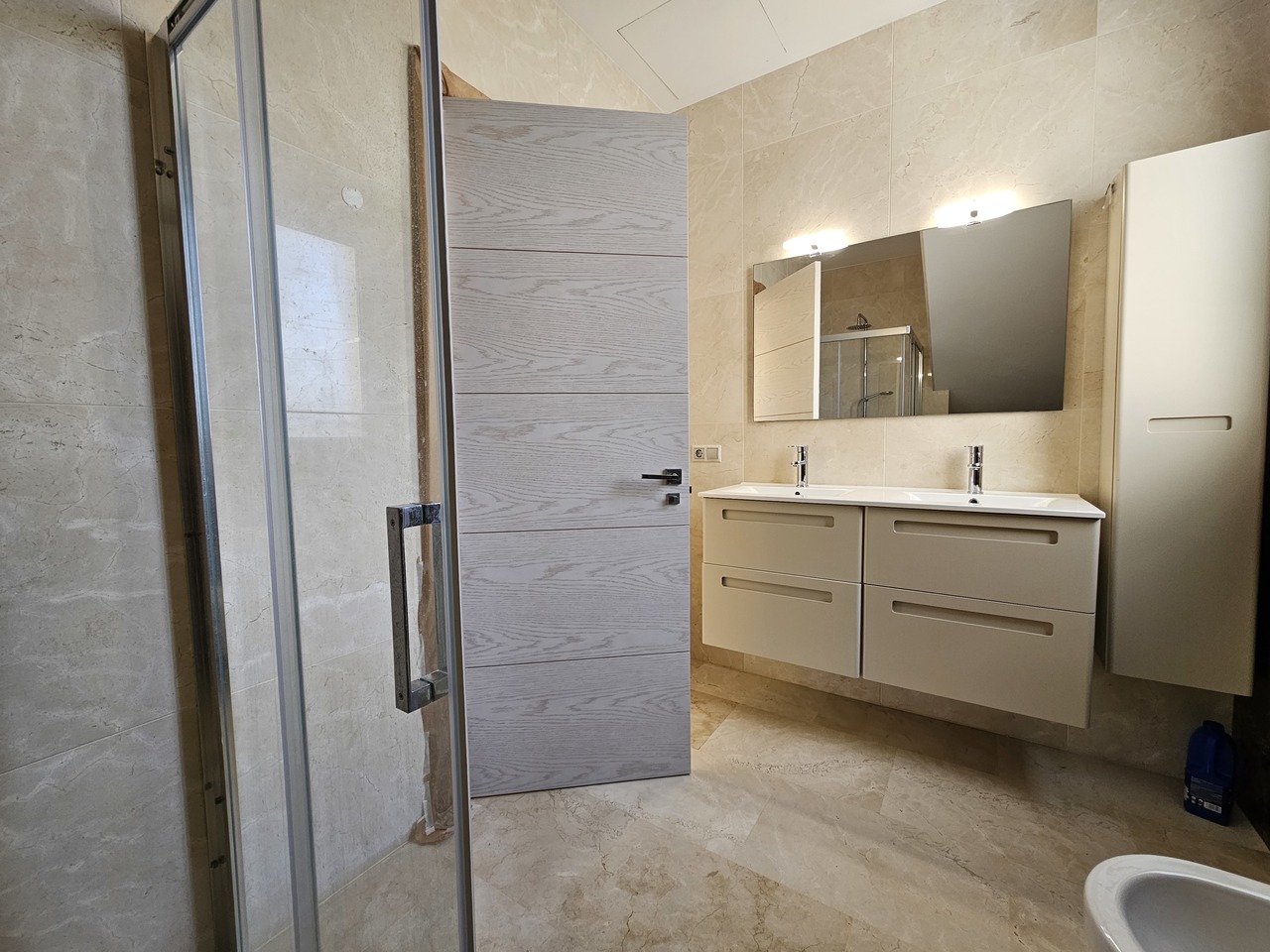 Villa in La Zenia, Alicante, Spain 5 bedrooms, 306 sq.m. No. 146396