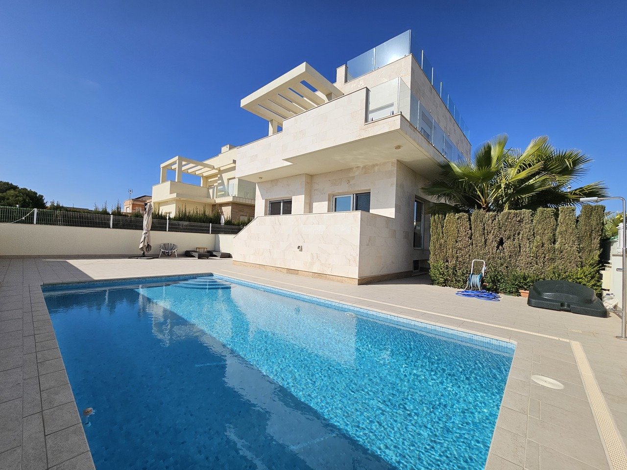 Villa in La Zenia, Alicante, Spain 5 bedrooms, 306 sq.m. No. 146396