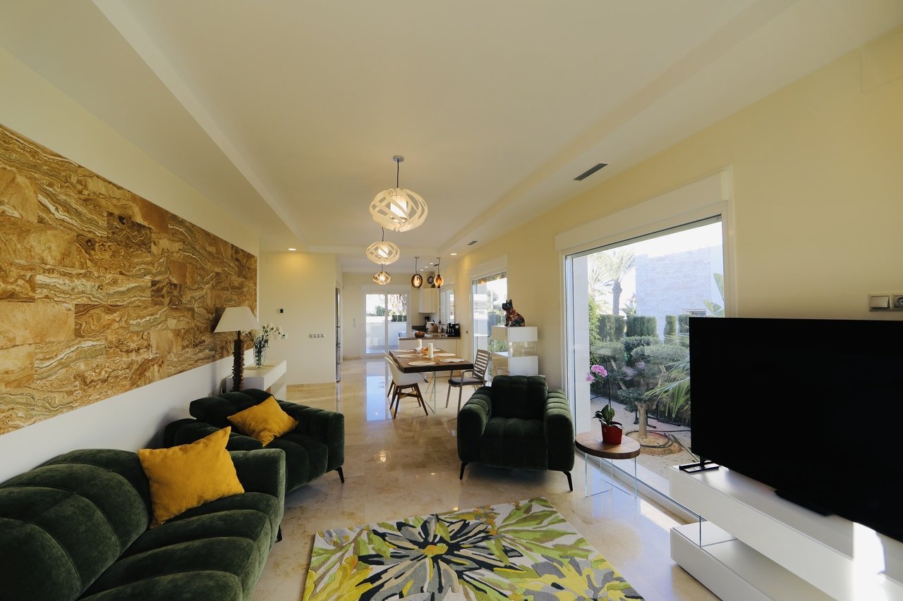 Villa in La Zenia, Alicante, Spain 5 bedrooms, 306 sq.m. No. 146396