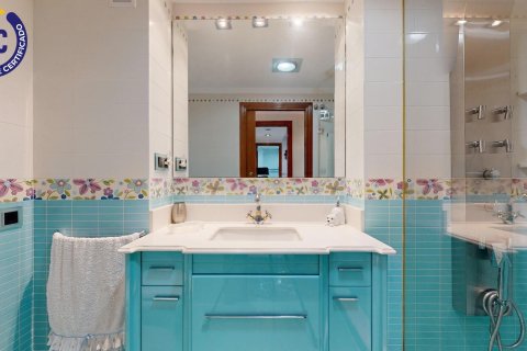 Apartment for sale Valencia, Spain 3 bedrooms, 165 sq.m. No. 133340 - photo 19