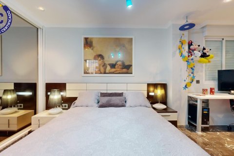 Apartment for sale Valencia, Spain 3 bedrooms, 165 sq.m. No. 133340 - photo 4