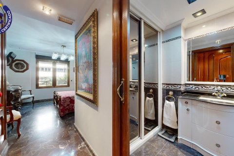 Apartment for sale Valencia, Spain 3 bedrooms, 165 sq.m. No. 133340 - photo 28