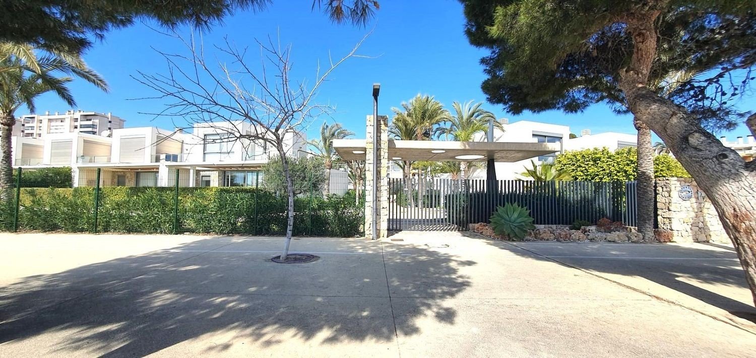 Villa i Villajoyosa, Alicante, Spanien 3 sovrum, 181 kvm. Nr. 133338