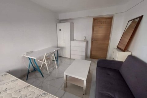 Apartment for sale Valencia, Spain 4 bedrooms, 86 sq.m. No. 133335 - photo 2