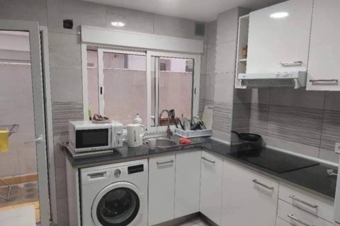 Apartment for sale Valencia, Spain 4 bedrooms, 86 sq.m. No. 133335 - photo 3