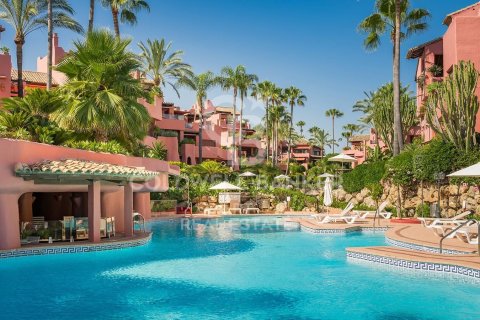 Продажа квартиры в Эстепона, Малага, Испания 3 спальни, 130м2 №158372 - фото 1