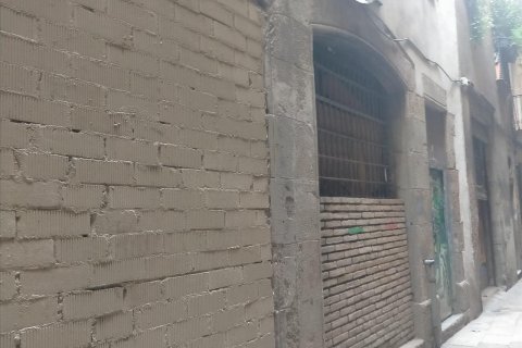 Commercial property for sale in Barcelona, Spain 2 bedrooms, 549 sq.m. No. 166953 - photo 7