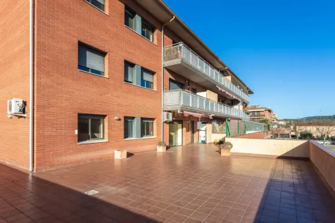 Huoneisto myytävänä Sant Celoni, Barcelona, Espanja, 3 makuuhuonetta, 125 m2 No. 166952 - kuva 3