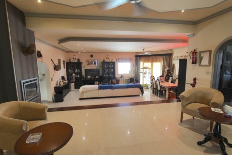 Villa for sale in Calpe, Alicante, Spain 4 bedrooms, 456 sq.m. No. 138639 - photo 11