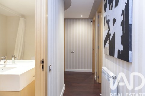 Duplex à vendre à Barcelona, Espagne, 5 chambres, 308 m2 No. 152228 - photo 23