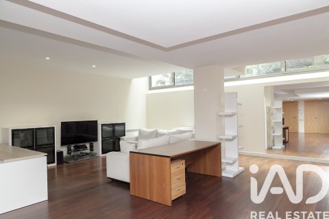 Paritalo myytävänä Barcelona, Espanja, 5 makuuhuonetta, 308 m2 No. 152228 - kuva 16