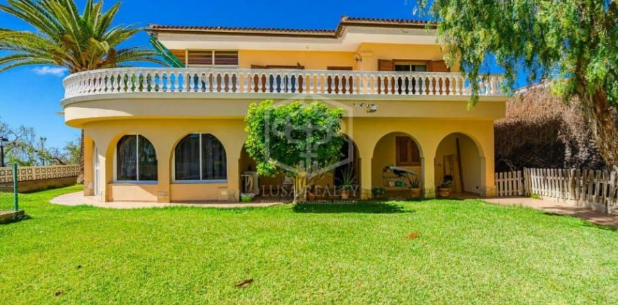 Villa Arona, Tenerife, Spagna 9 camere da letto, 470 mq. N° 111045