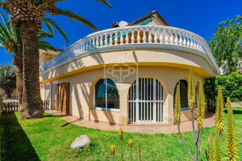 Villa in vendita Arona, Tenerife, Spagna 9 camere da letto, 470 mq. N° 111045 - foto 3