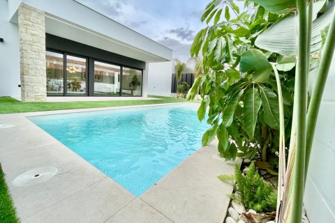 Продажа виллы в Молина де Сегура, Мурсия, Испания 3 спальни, 105м2 №141533 - фото 1