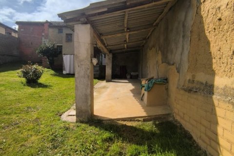 House for sale in Castilfale, Leon, Spain 3 bedrooms, 364 sq.m. No. 185897 - photo 30