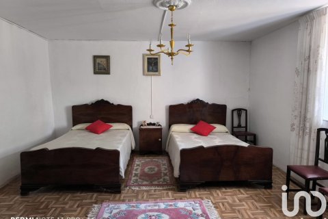 House for sale in Castilfale, Leon, Spain 3 bedrooms, 364 sq.m. No. 185897 - photo 5
