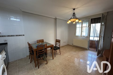 Huoneisto myytävänä San Andres del Rabanedo, Leon, Espanja, 2 makuuhuonetta, 68 m2 No. 195799 - kuva 16