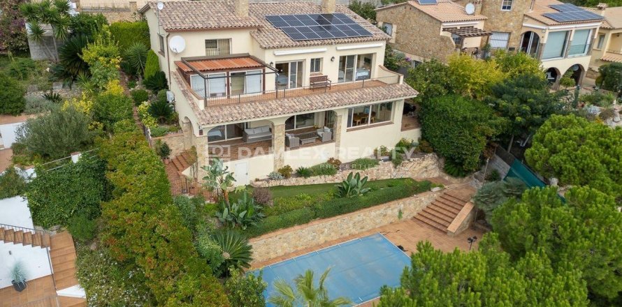 Dom w Platja D'aro, Girona, Hiszpania 3 sypialnie, 290 mkw. nr 176937