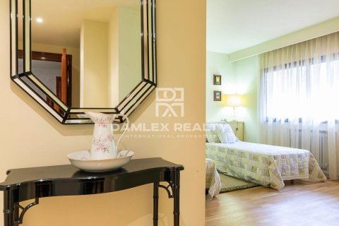 Kamienica w Lloret de Mar, Girona, Hiszpania 5 sypialni, 450 mkw. nr 176940 – zdjęcie 21
