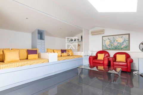 Kamienica w Lloret de Mar, Girona, Hiszpania 5 sypialni, 450 mkw. nr 176940 – zdjęcie 12